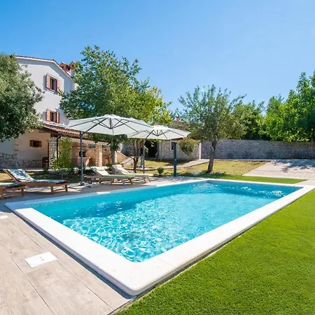 Villa Vacation House Ana *