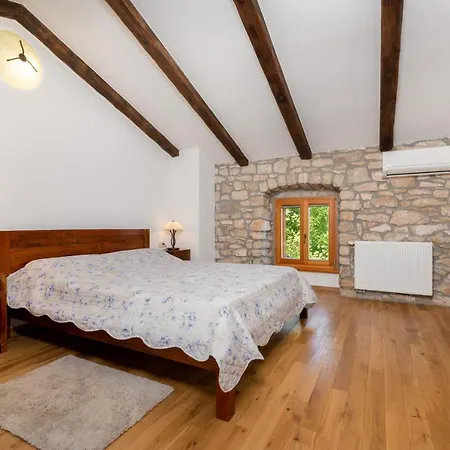 Vacation House Ana Nedeščina