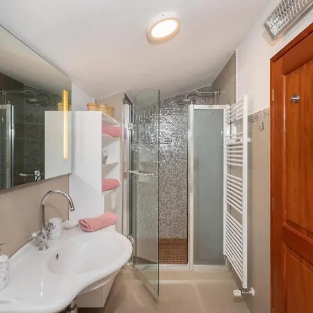 Vila Vacation House Ana